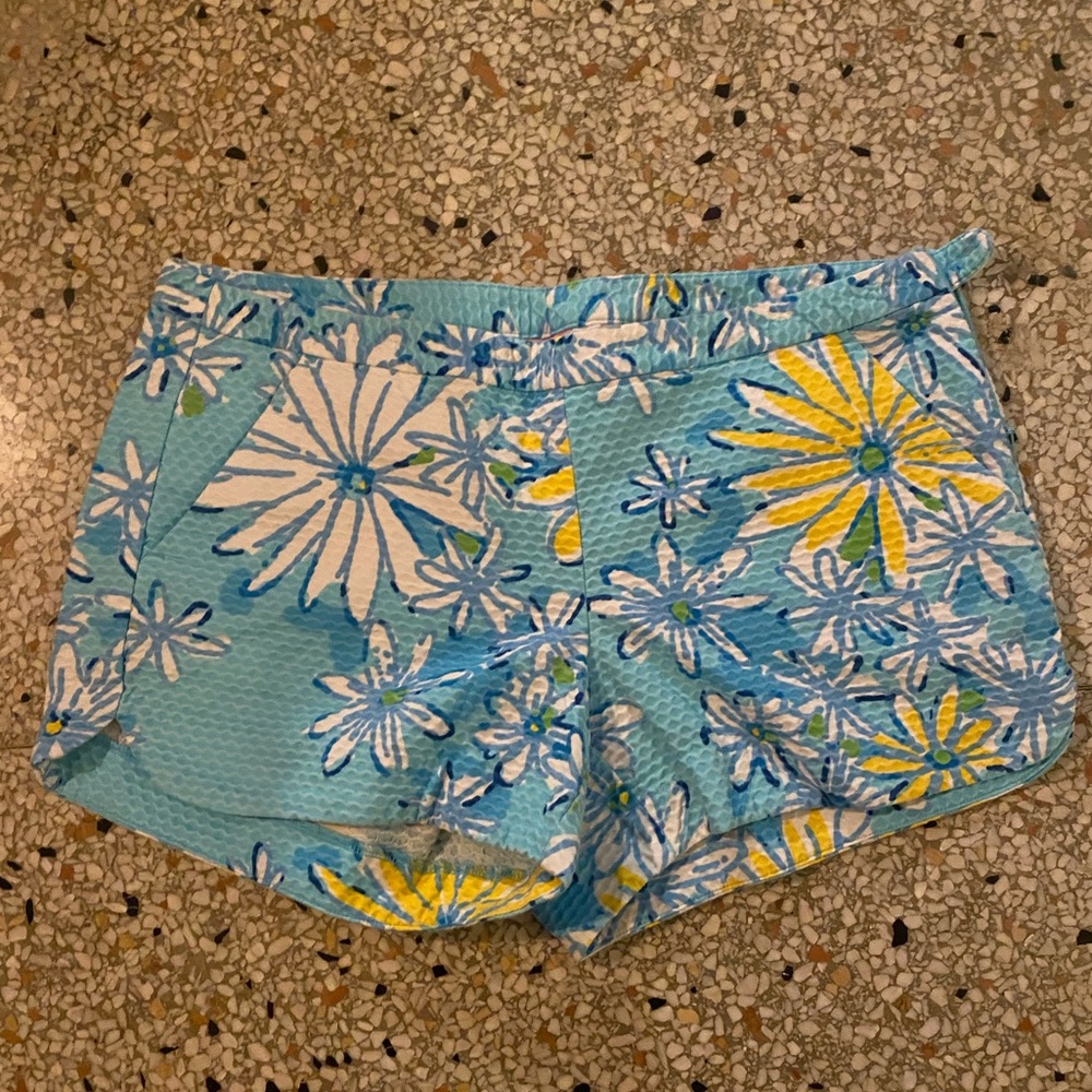 EUC lilly Pulitzer Addie shorts size 4